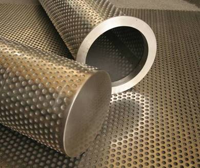 LAMIERE FORATE: VANTAGGI, PRECISIONE E APPLICAZIONI INDUSTRIALI